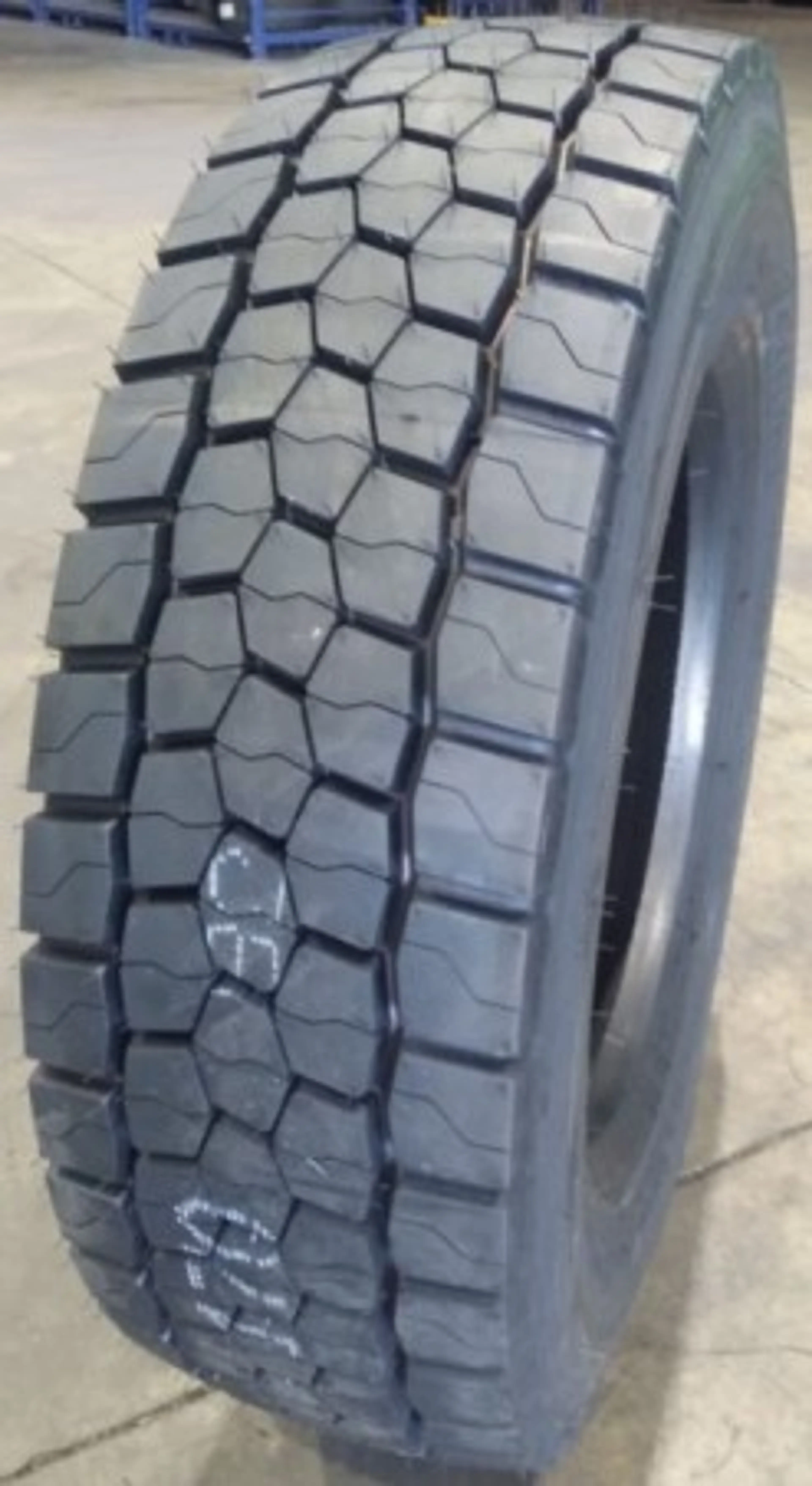 245/70R19,5 136/134M R-DRIVE 002