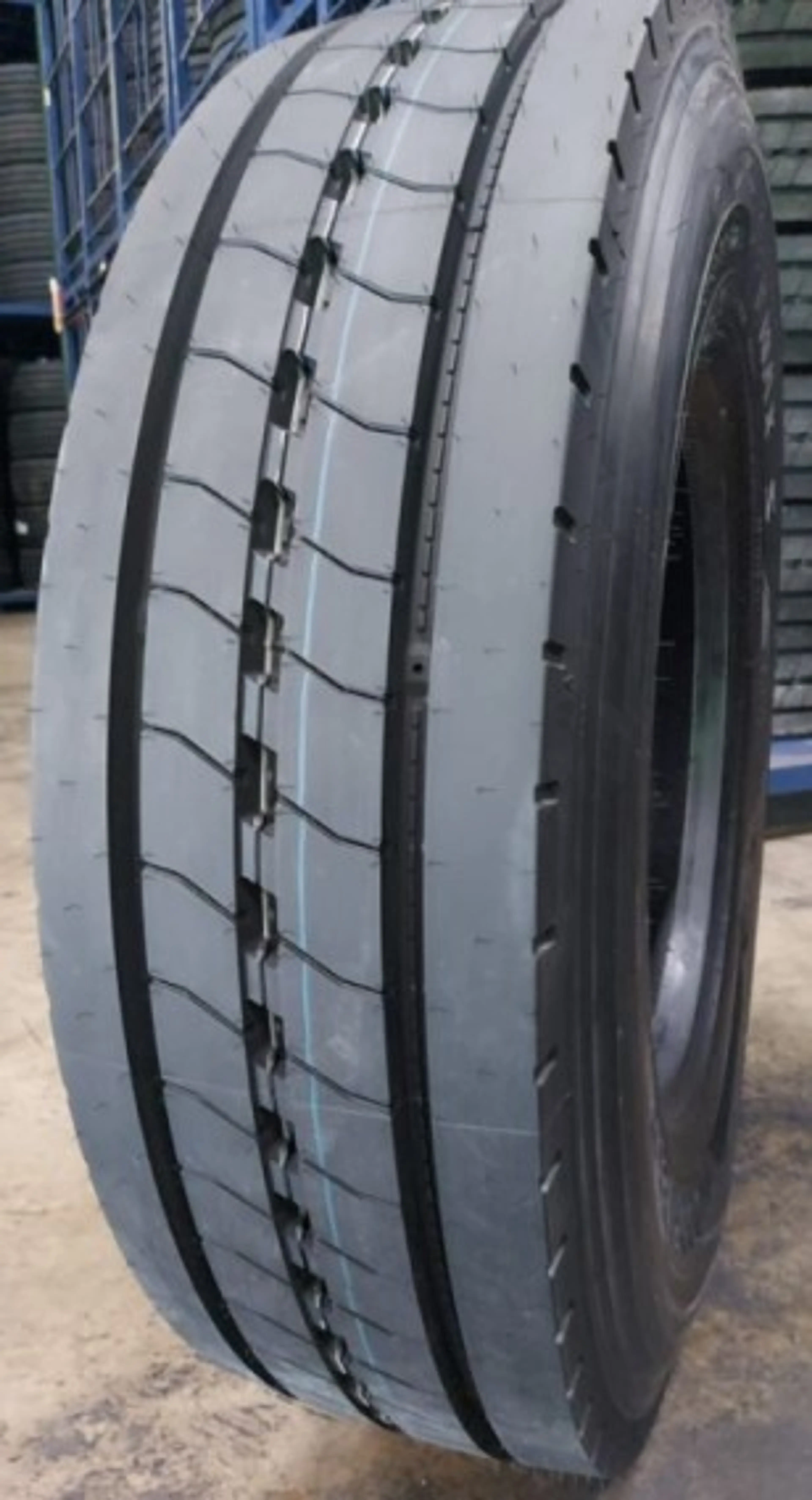 315/80R22,5 156/150L(154/150M) KMAX